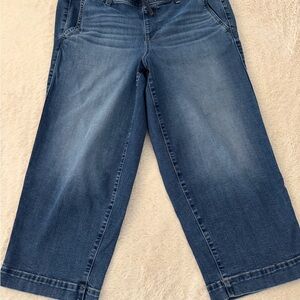 EUC Torrid | Crop Weekend Mid-Rise Wide-Leg Jean | Size 0